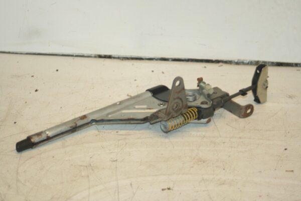 (95) 2010 BMW 1 SERIES E82. HANDBRAKE LEVER HANDLE - Image 2