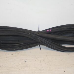 (95) 2010 BMW 1 SERIES E82. PASSENGER SIDE DOOR RUBBER SEAL 3 DOOR