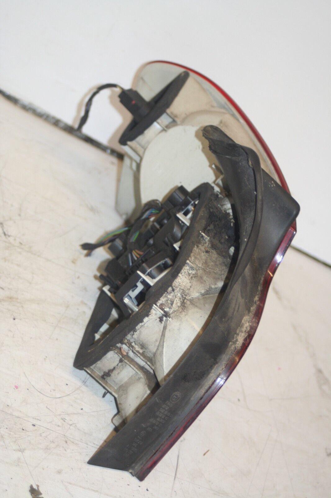 (95) 2010 BMW 1 SERIES E82. DRIVER SIDE REAR LIGHT - Image 3