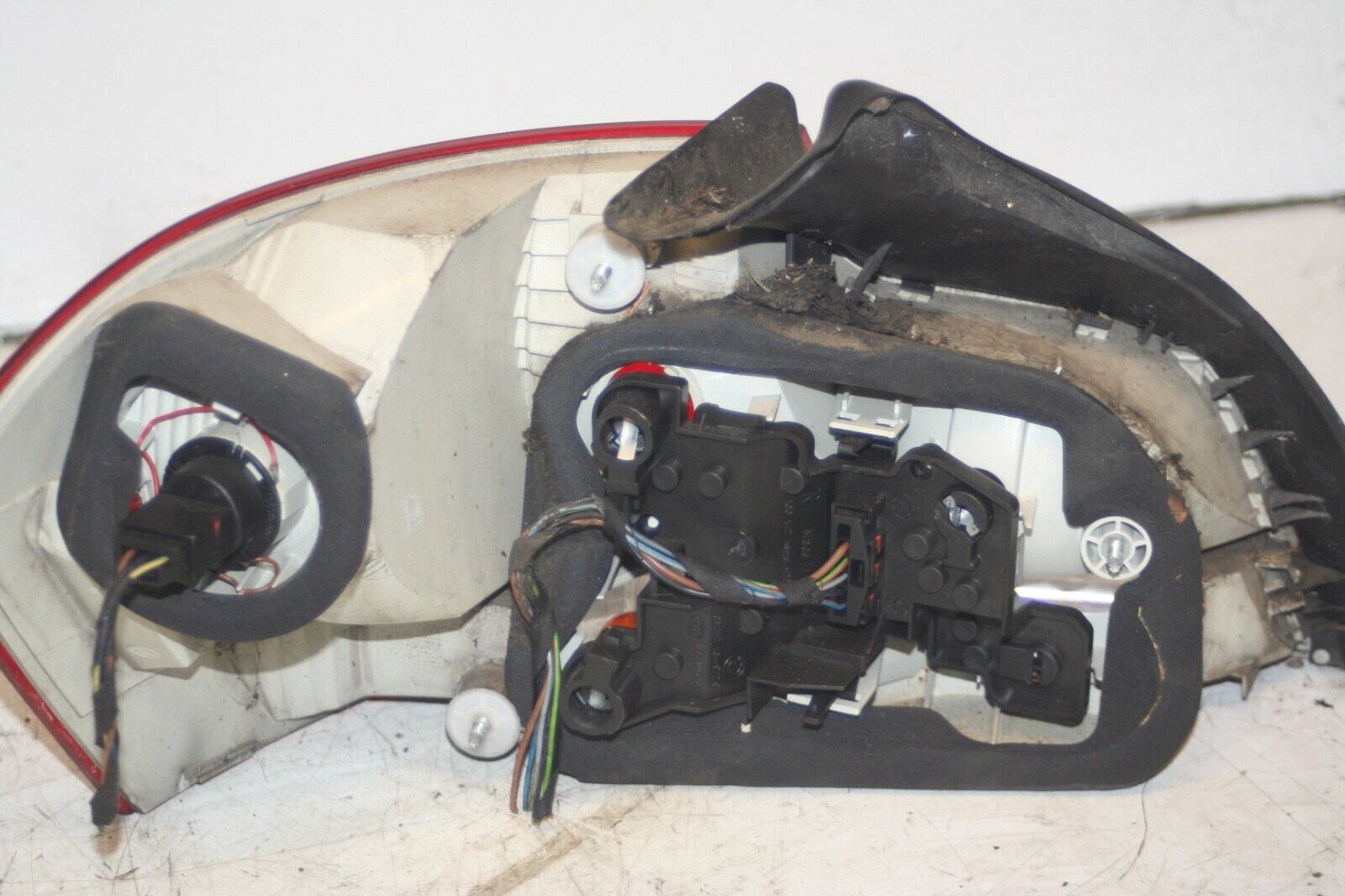 (95) 2010 BMW 1 SERIES E82. DRIVER SIDE REAR LIGHT - Image 4