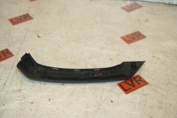 2013 VOLKSWAGEN POLO MK5 6R 1.2 DIESEL. DOOR HANDLE TRIM PASSENGER SIDE - Image 2