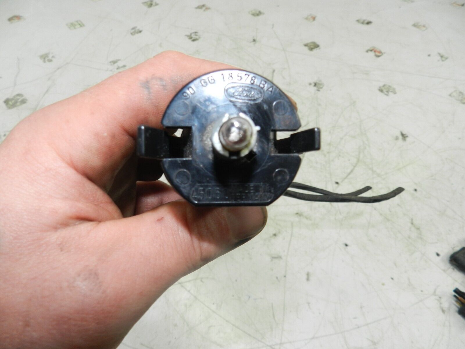 1993 FORD GRANADA DORCHESTER. HEATER CONTROL FAN SWITCH 90GG18578BA - Image 4