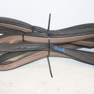 1990 FORD GRANADA MK3. DRIVER SIDE REAR DOOR RUBBER SEAL