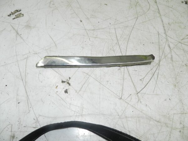 1993 FORD GRANADA DORCHESTER. PASSENGER SIDE FRONT CHROME TRIM - Image 2