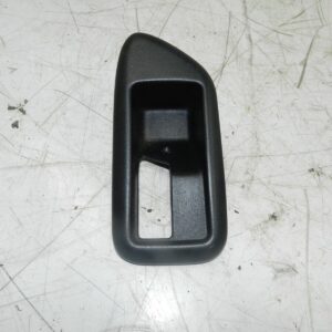 1993 FORD GRANADA DORCHESTER. DRIVER SIDE DOOR HANDLE SURROUND