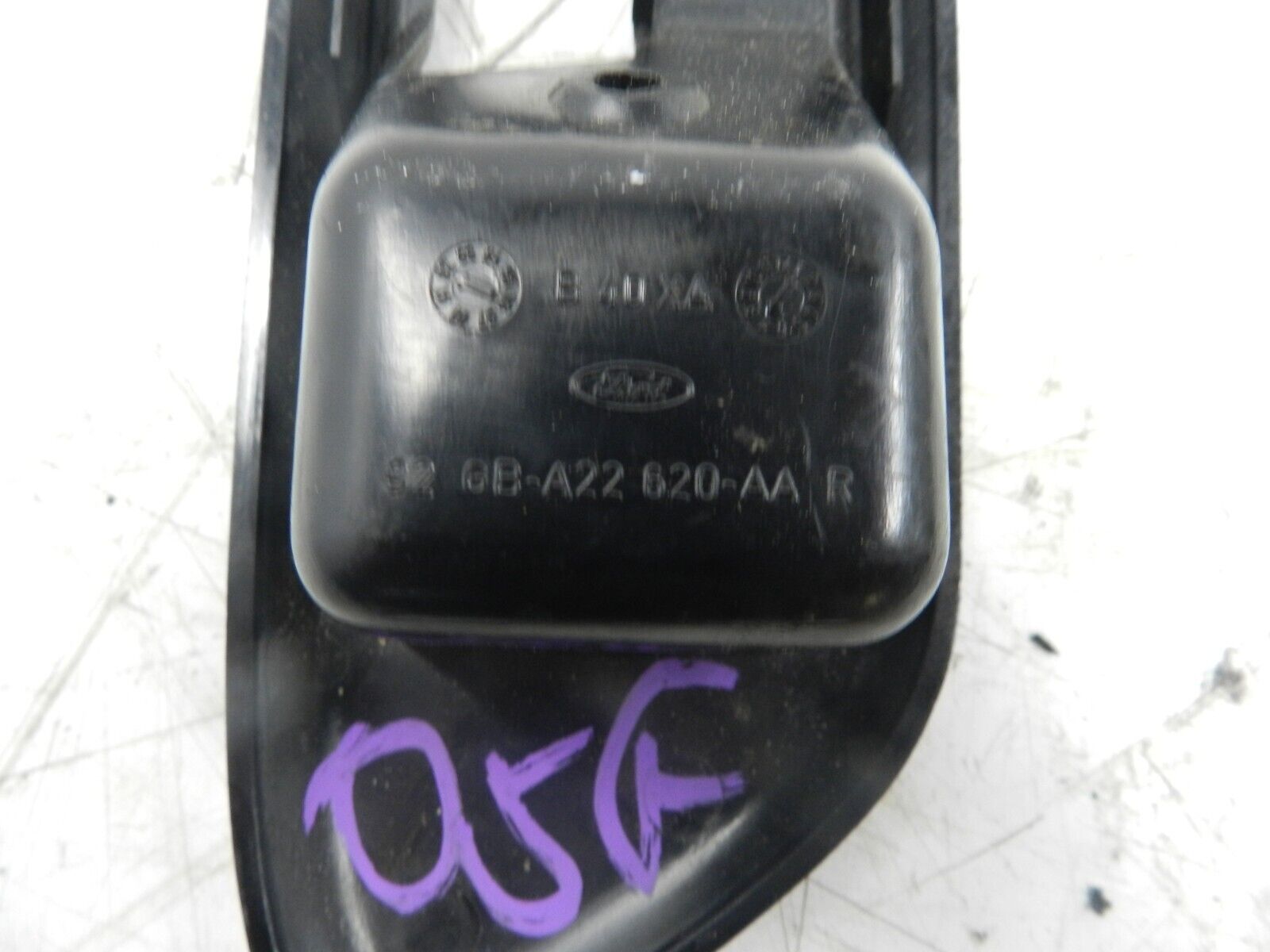 1993 FORD GRANADA DORCHESTER. DRIVER SIDE DOOR HANDLE SURROUND - Image 5