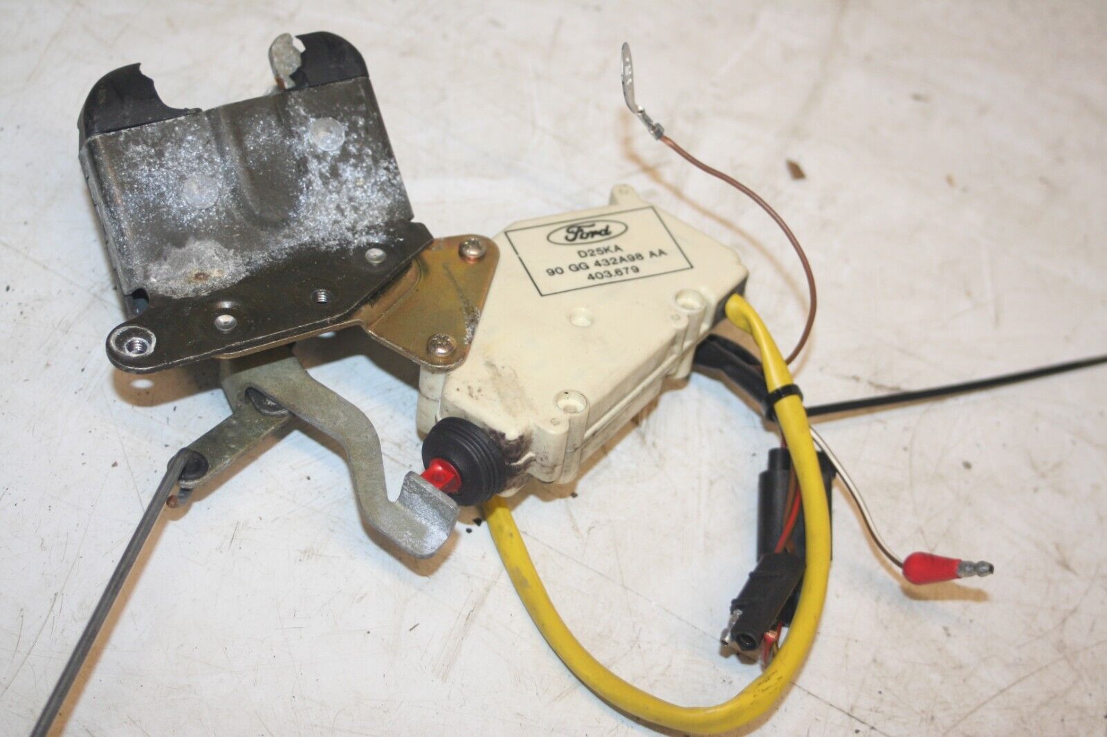 1990 FORD GRANADA MK3. BOOT LID TAILGATE DOOR LATCH LOCK MECHANISM