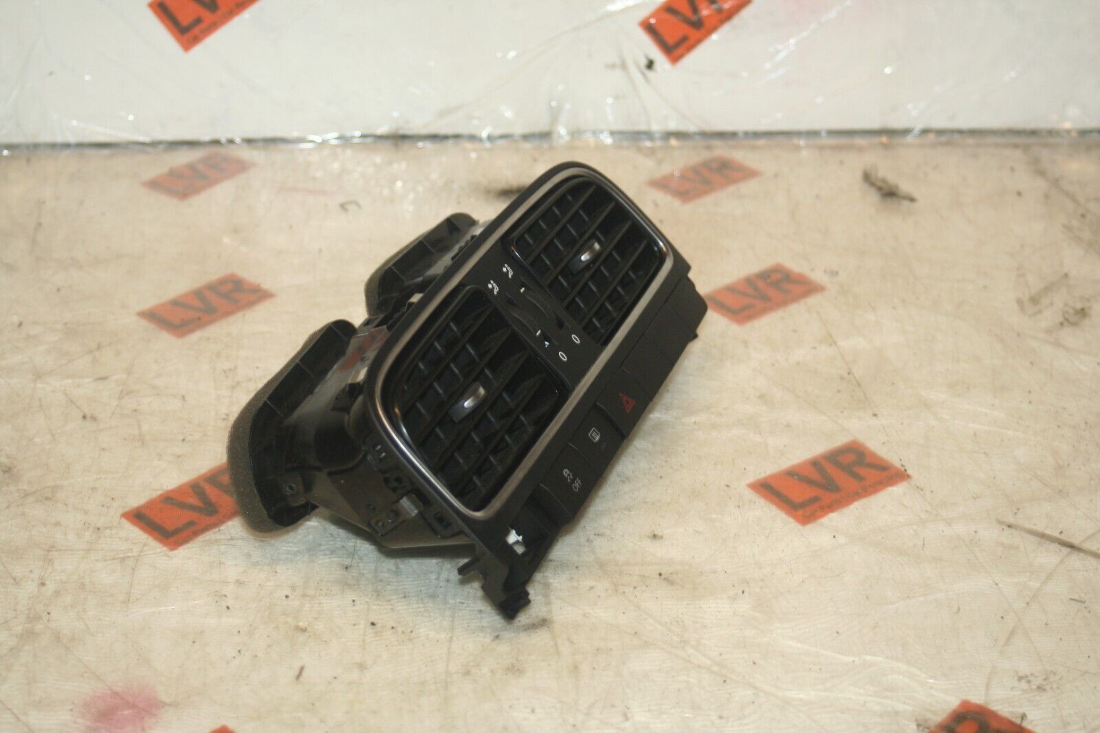 2013 VOLKSWAGEN POLO MK5 6R 1.2 DIESEL. BLOWER VENTS AND SWITCHES - Image 2