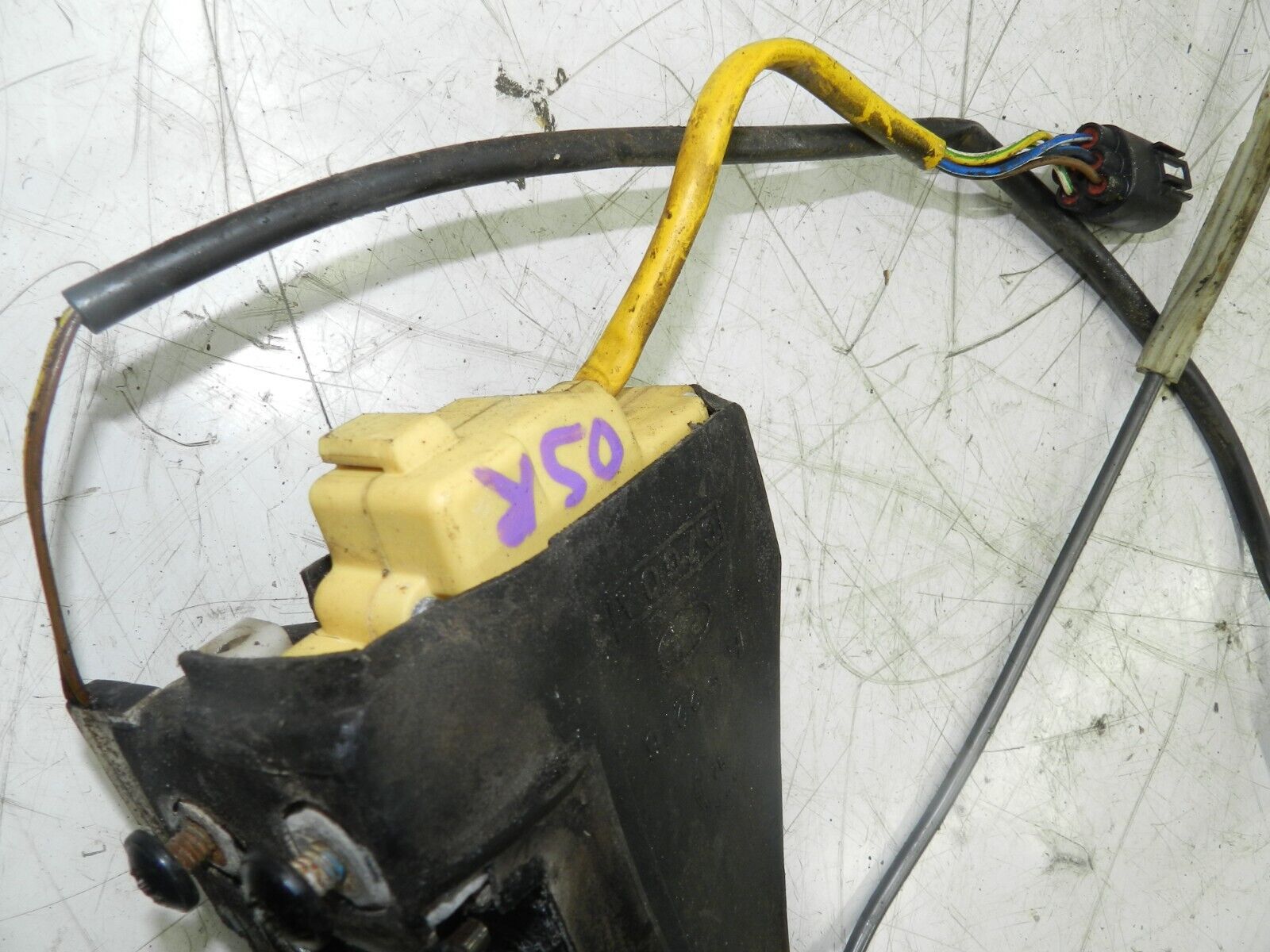 1993 FORD GRANADA DORCHESTER. DRIVER SIDE REAR DOOR LOCK MECHANISM MOTOR - Image 5