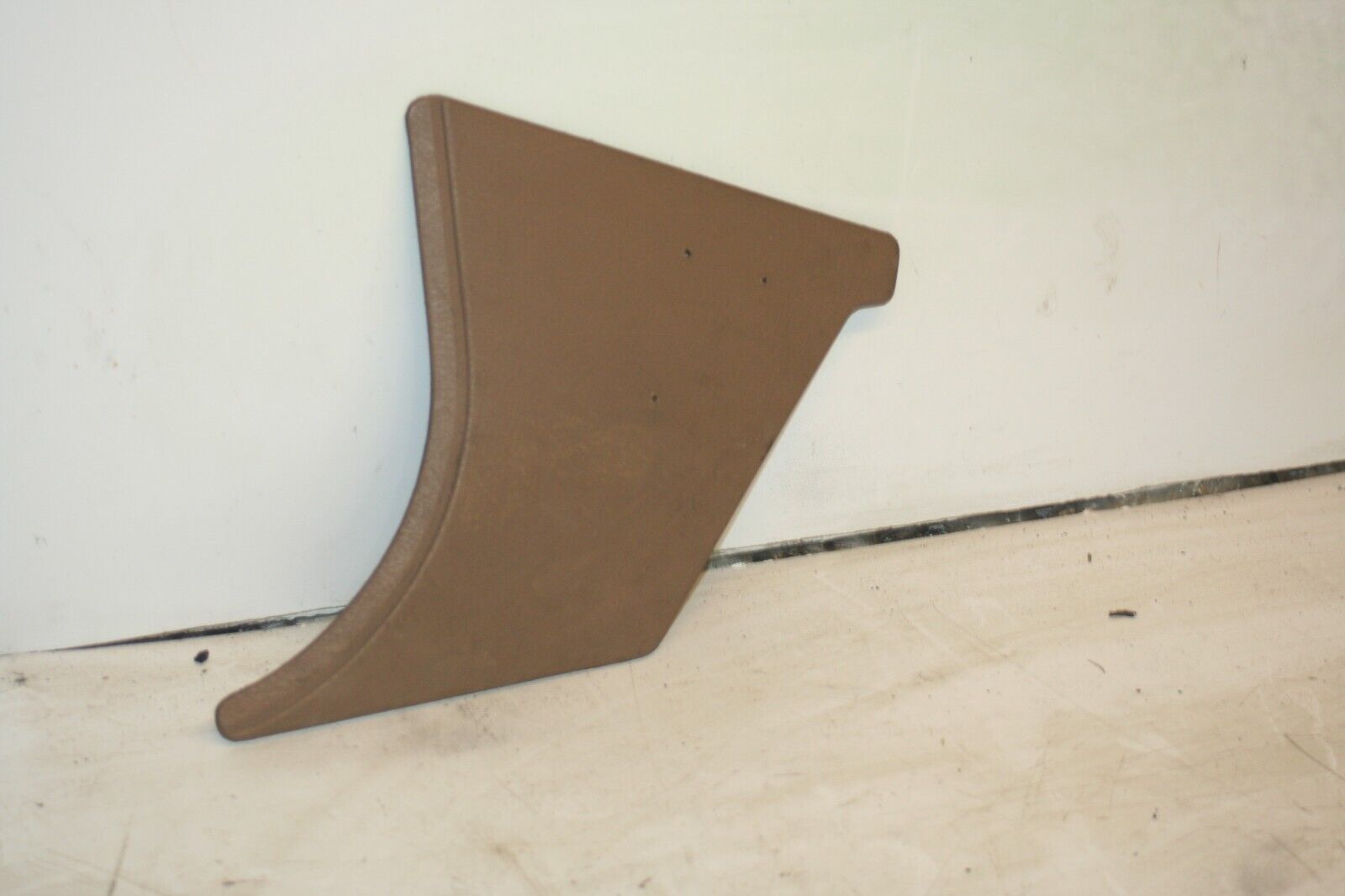 1990 FORD GRANADA MK3. PASSENGER FRONT SILL END TRIM 85GB-A07345-AAW