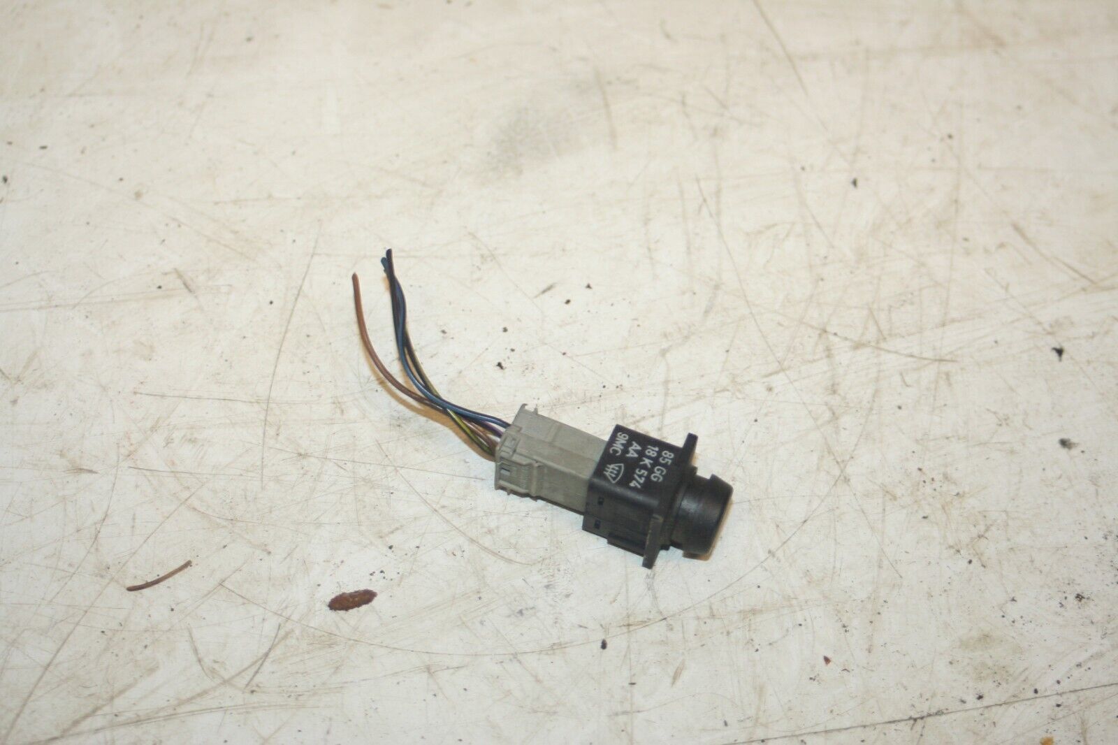 1990 FORD GRANADA MK3. 85GG 18K574 AA HEATED FRONT WINDSCREEN SWITCH - Image 2