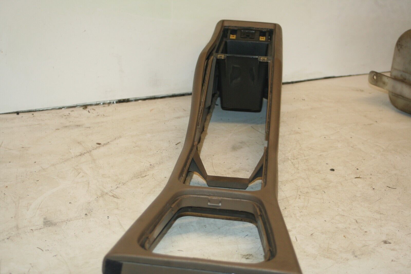 1990 FORD GRANADA MK3. CENTRE CONSOLE 85GB-A045B54 ABW - Image 2