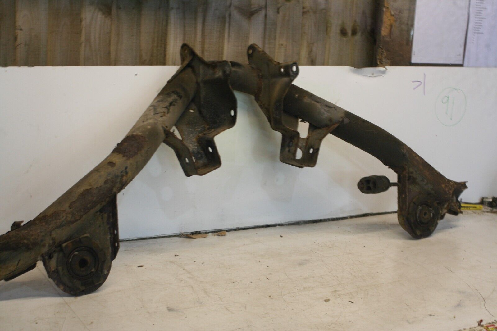 1990 FORD GRANADA MK3. REAR AXLE SUBFRAME