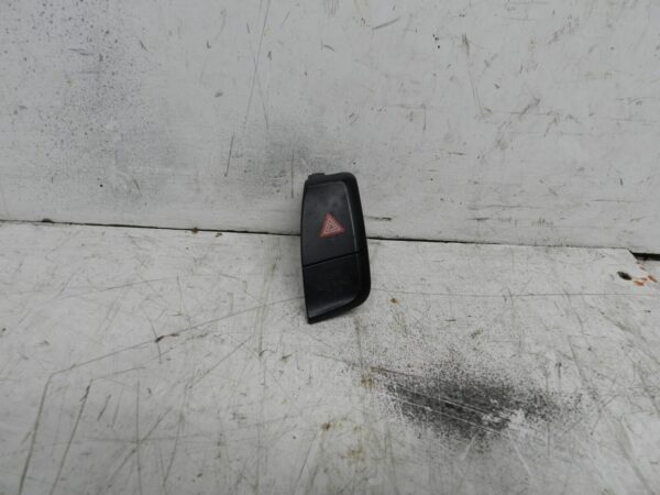2014 AUDI S4 QUATRO A4 B8. HAZARD SWITCH
