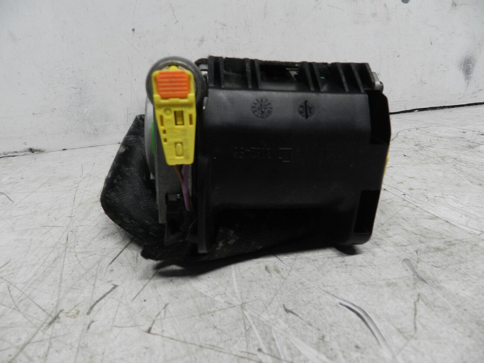 2014 AUDI S4 QUATRO A4 B8. PASSENGER SIDE FRONT SEATBELT - Image 3