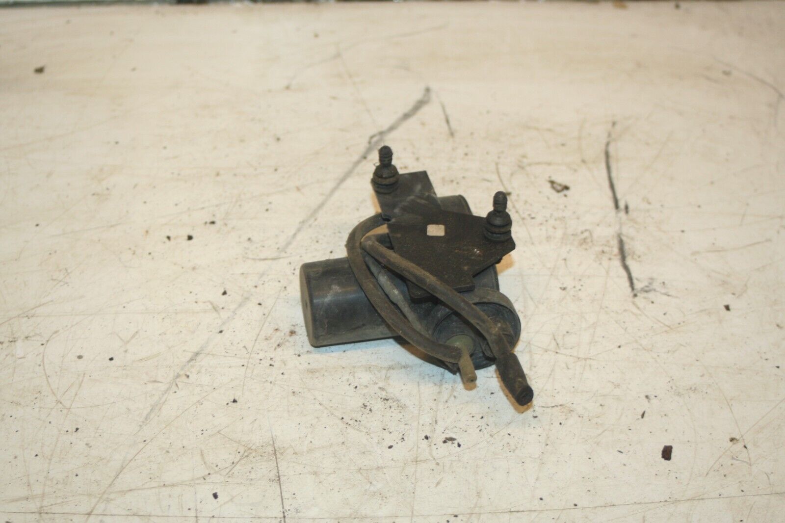 1990 FORD GRANADA MK3. VACUUM SOLENOID CRUISE CONTRL PUMP - Image 3