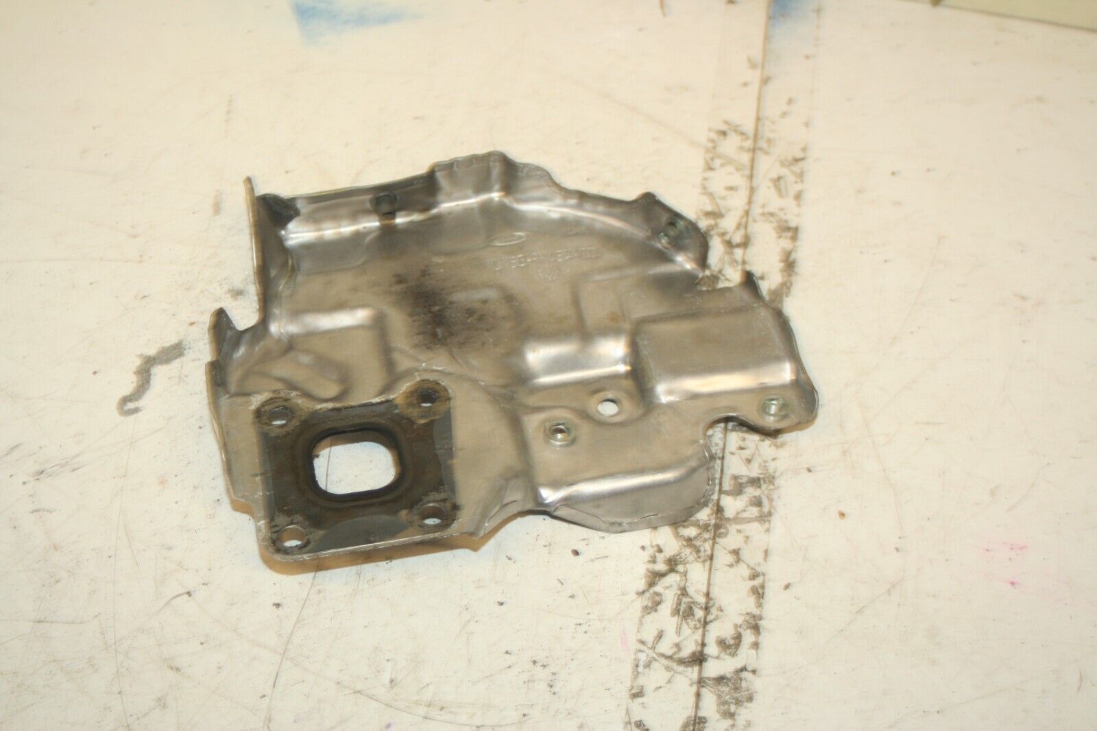 (6B) 2013 FORD FOCUS 1.0 ECOBOOST. TURBO HEATSHIELD + GASKET