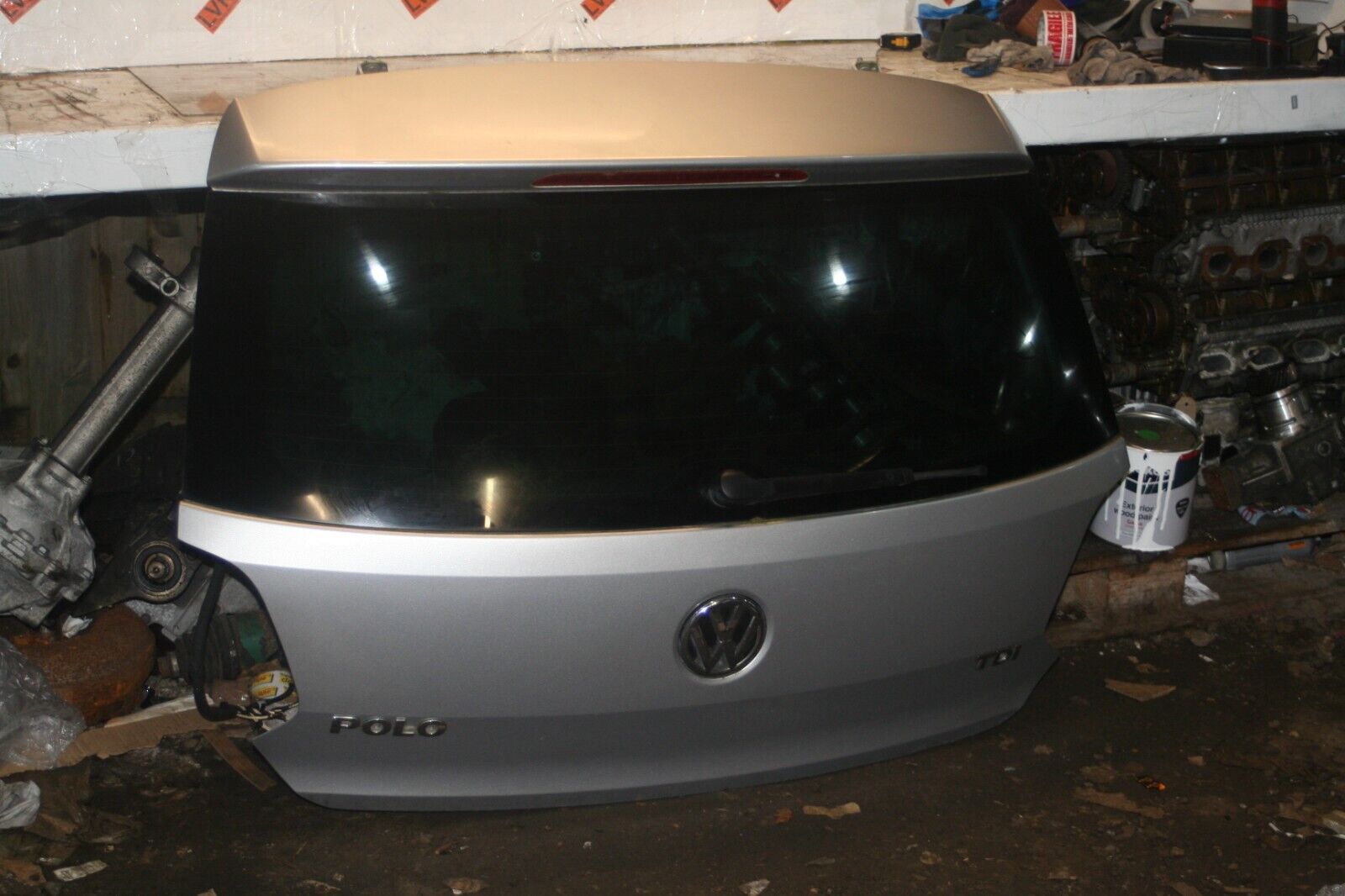 2013 VOLKSWAGEN POLO MK5 6R 1.2 DIESEL. BOOT LID TAILGATE COMPLETE IN SILVER 3DR