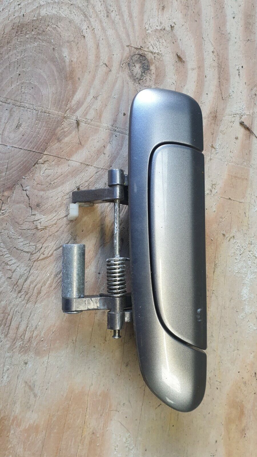 2005 HONDA JAZZ 1.4 PETROL AUTOMATIC. NEARSIDE FRONT DOOR HANDLE EXTERNAL SILVER