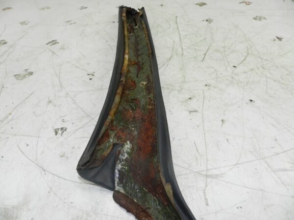 1993 FORD GRANADA DORCHESTER. DRIVER SIDE A PILLAR TRIM - Image 3