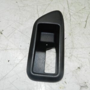 1993 FORD GRANADA DORCHESTER. DOOR HANDLE SURROUND