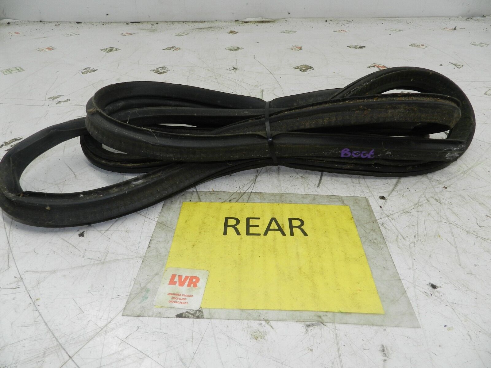 1993 FORD GRANADA DORCHESTER. BOOT LID TAILGATE DOOR RUBBER SEAL