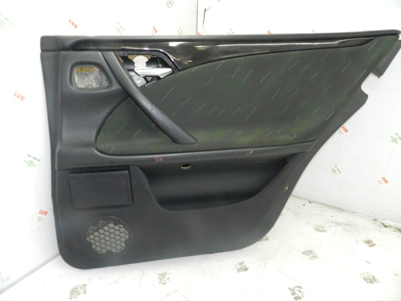 (131) 2002 MERCEDES BENZ E CLASS ESTATE W210. DRIVER SIDE REAR DOOR CARD