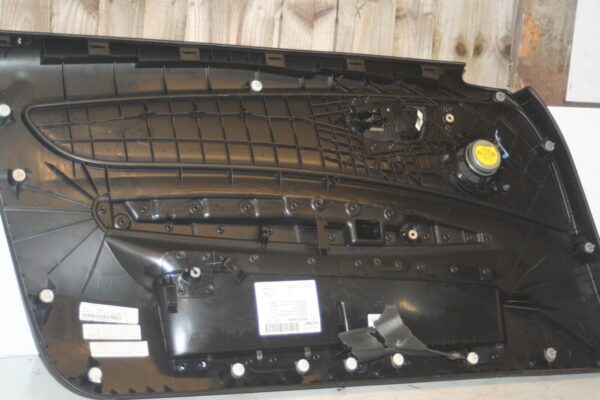 (95) 2010 BMW 1 SERIES E82. DRIVER SIDE DOOR CARD - Image 4