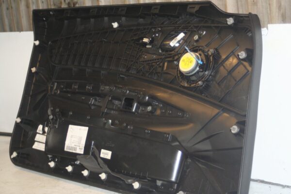 (95) 2010 BMW 1 SERIES E82. DRIVER SIDE DOOR CARD - Image 5