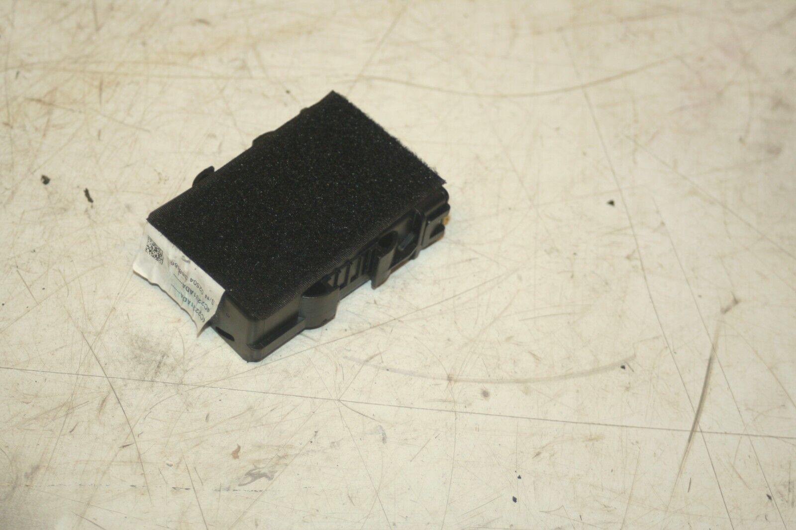 (95) 2010 BMW 1 SERIES E82. VODAFONE MODULE