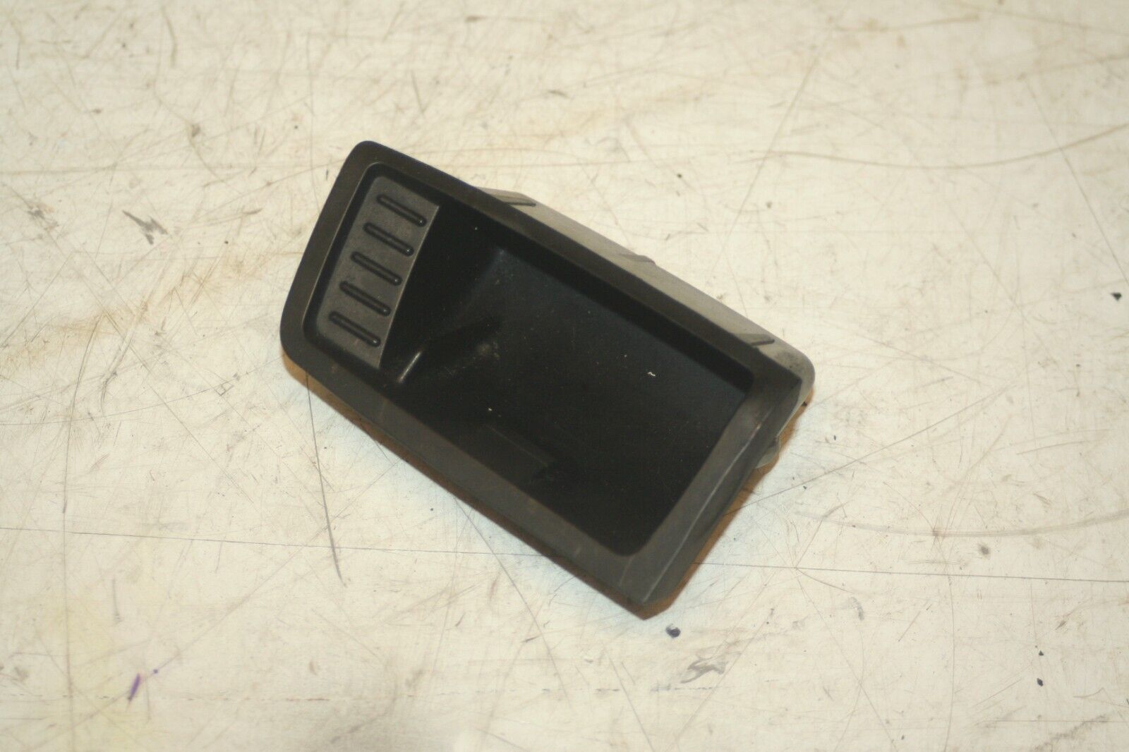 (95) 2010 BMW 1 SERIES E82. 7078573 ASHTRAY STORAGE POCKET