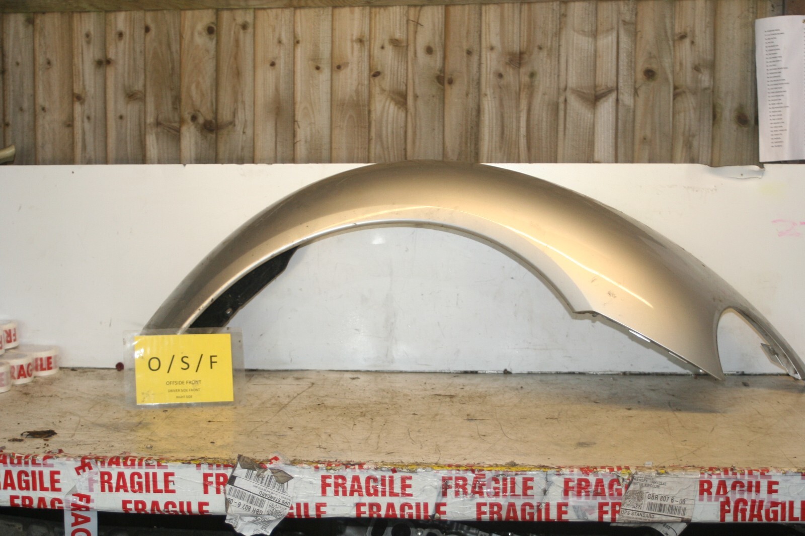 2004 VOLKSWAGEN CONVERTIBLE BEETLE 1.8T. DRIVER SIDE FRONT WING FENDER IN SILVER