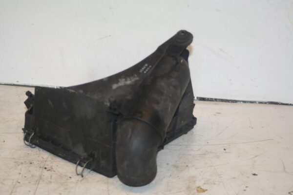 2000 MERCEDES C CLASS W202. AIR FILTER HOUSING BOX LOWER SECTION