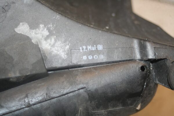 2000 MERCEDES C CLASS W202. AIR FILTER HOUSING BOX LOWER SECTION - Image 7