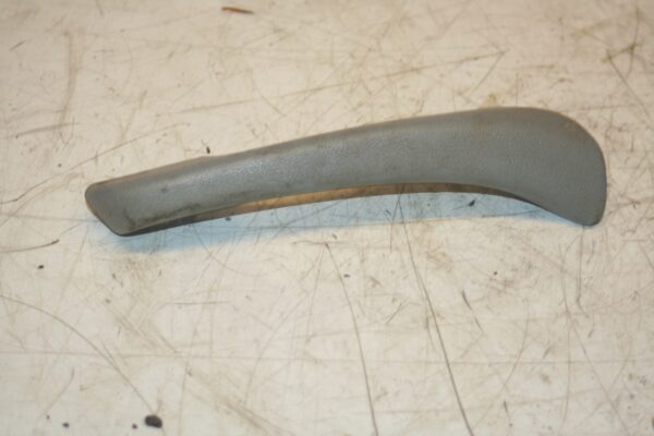 2000 MERCEDES C CLASS W202. PASSENGER SIDE FRONT HANDLE