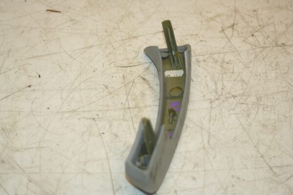 2000 MERCEDES C CLASS W202. PASSENGER SIDE FRONT HANDLE - Image 2