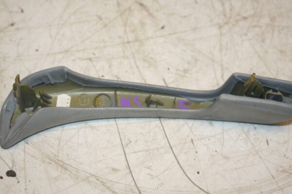 2000 MERCEDES C CLASS W202. PASSENGER SIDE FRONT HANDLE - Image 3