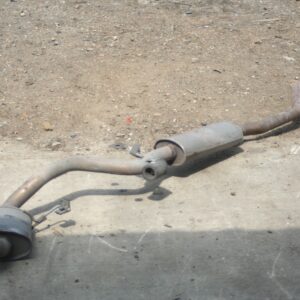 (95) 2010 BMW 1 SERIES E82. EXHAUST MIDDLE AND REAR PIPE BOXES