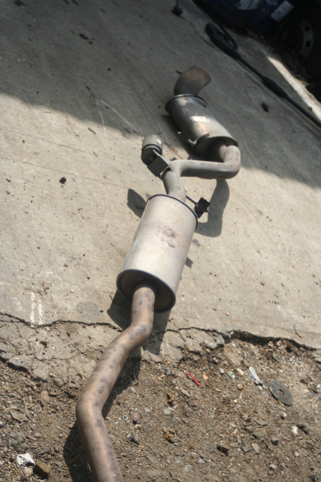 (95) 2010 BMW 1 SERIES E82. EXHAUST MIDDLE AND REAR PIPE BOXES - Image 2