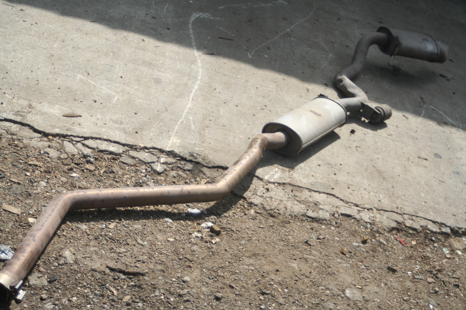 (95) 2010 BMW 1 SERIES E82. EXHAUST MIDDLE AND REAR PIPE BOXES - Image 4