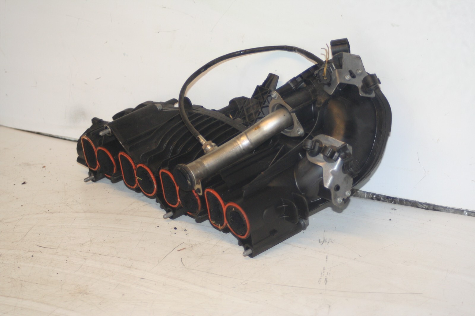 (95) 2010 BMW 1 SERIES E82. INTAKE MANIFOLD NO ACTUATOR 7810179 - Image 2