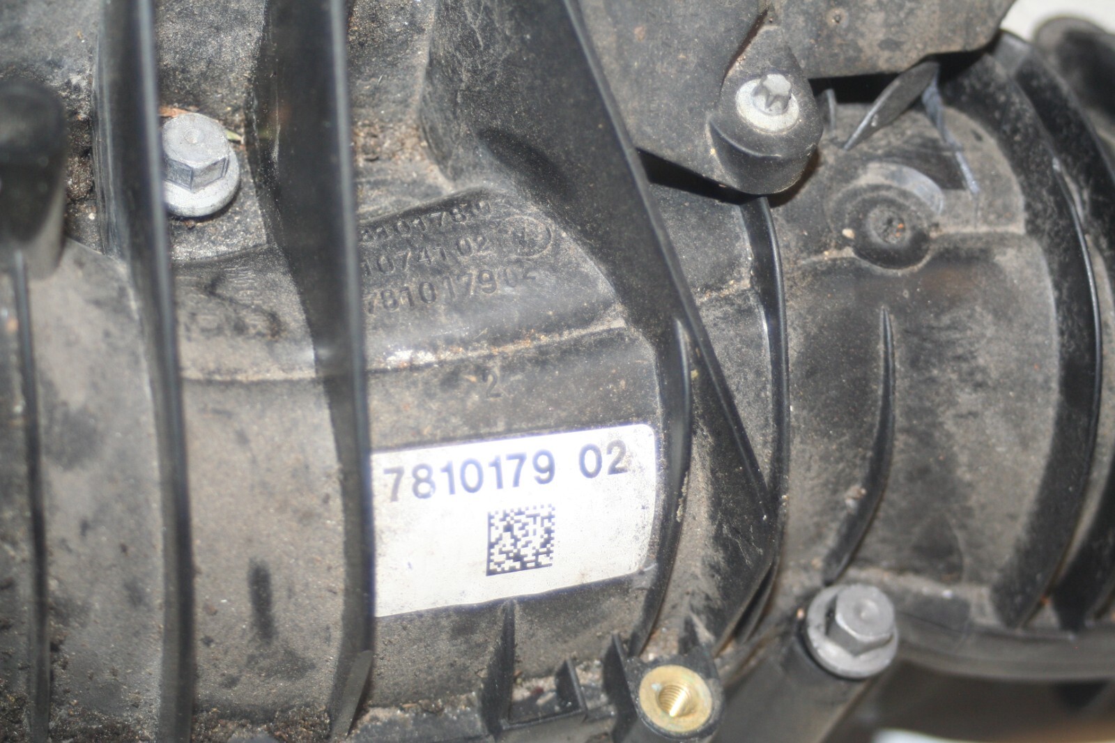 (95) 2010 BMW 1 SERIES E82. INTAKE MANIFOLD NO ACTUATOR 7810179 - Image 6