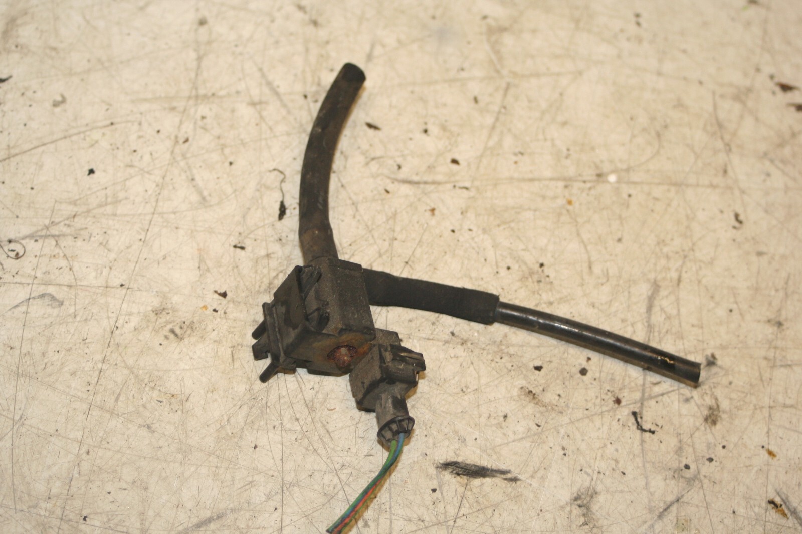 1999 VOLVO C70 2.4 PETROL. VACUUM SOLENOID