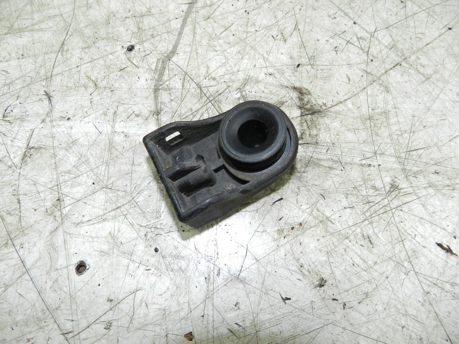 2015 CITROEN BERLINGO MK2. RADIATOR MOUNT BRACKET - Image 2