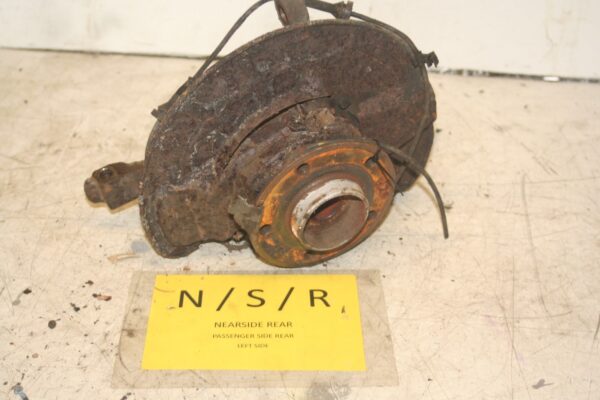 1999 VOLVO C70 2.4 PETROL. PASSENGER SIDE FRONT WHEEL HUB