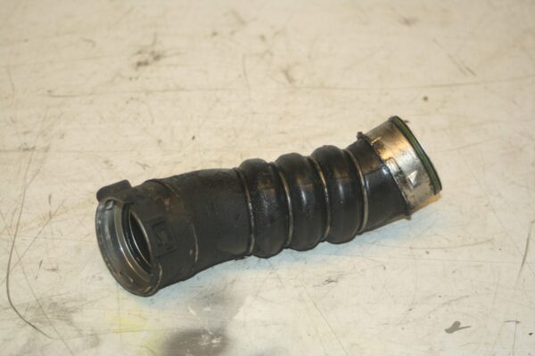 (95) 2010 BMW 1 SERIES E82. BOOST INTERCOOLER PIPE