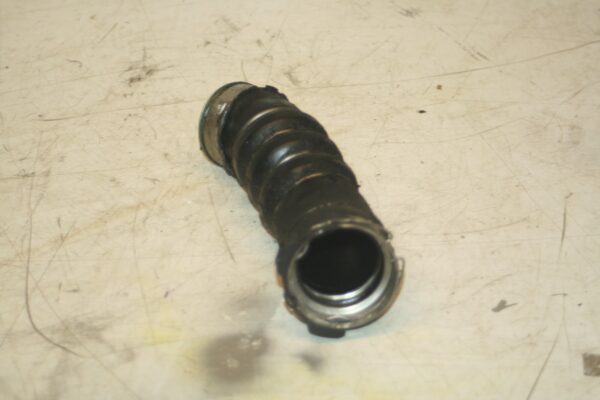 (95) 2010 BMW 1 SERIES E82. BOOST INTERCOOLER PIPE - Image 2