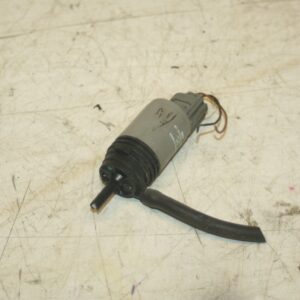 (95) 2010 BMW 1 SERIES E82. SCREEN WASH WASHER PUMP