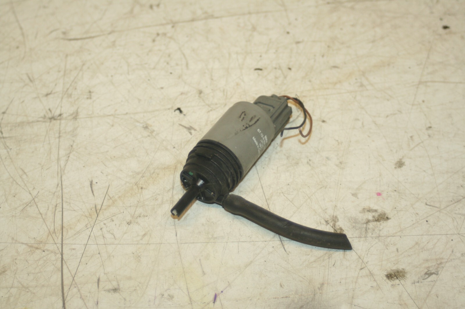 (95) 2010 BMW 1 SERIES E82. SCREEN WASH WASHER PUMP