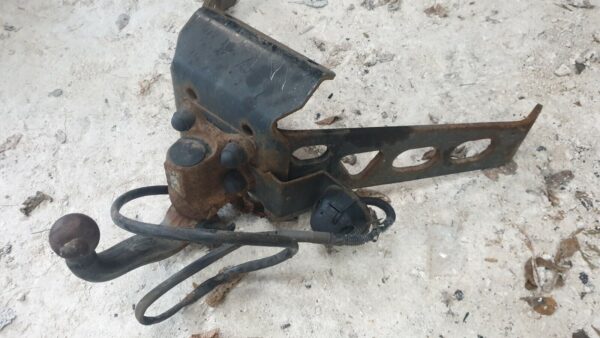 Landrover TD5 Adjustable Rear Towbar with Electronics - Image 3